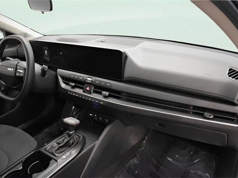 Used 2025 Kia K4 image 20