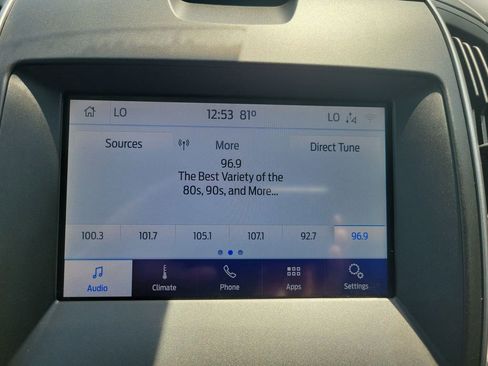 Used 2020 Ford Edge SE FWD image 18