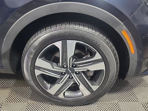 Certified 2022 Kia Sorento SX w/ Panoramic Sunroof Package AWD/4WD image 3