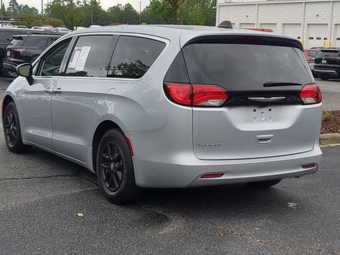 Used 2023 Chrysler Voyager LX FWD image 8
