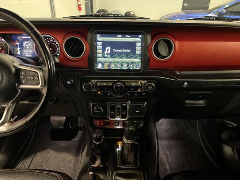 Used 2019 Jeep Wrangler Unlimited Rubicon AWD/4WD image 18