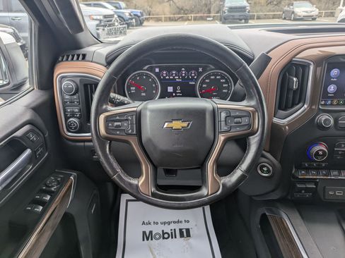 Used 2021 Chevrolet Silverado 1500 High Country w/ Technology Package image 19