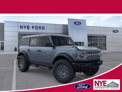 New 2025 Ford Bronco Badlands w/ Sasquatch Package AWD/4WD image 1