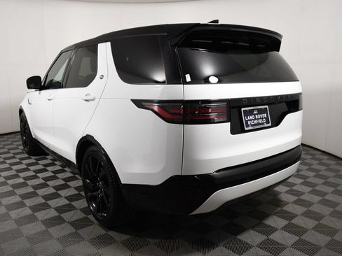 Used 2025 Land Rover Discovery Dynamic SE AWD/4WD image 4