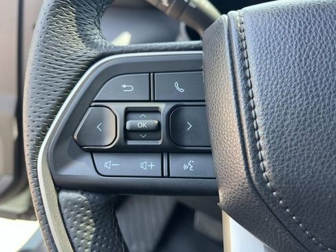Used 2025 Toyota Tundra Limited AWD/4WD image 32