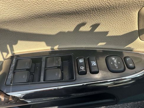 Used 2017 Toyota Avalon XLE Premium w/ All Weather Liner Package FWD image 15