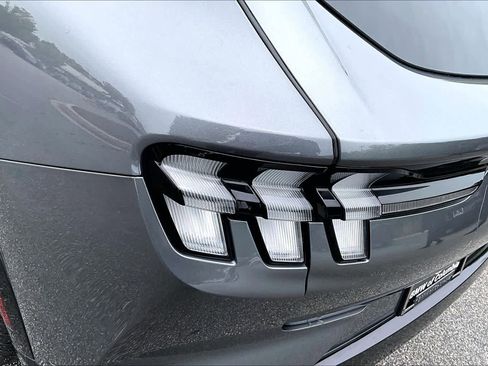 Used 2021 Ford Mustang Mach-E Premium RWD image 30