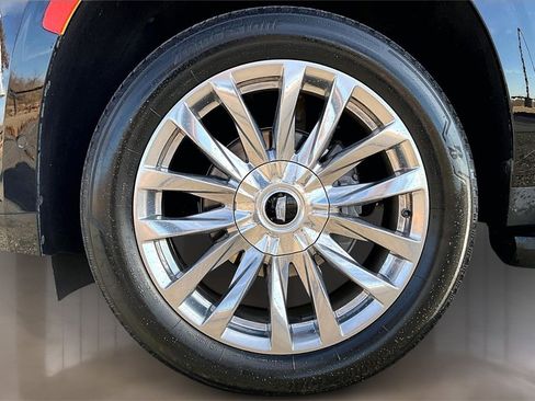 Used 2021 Cadillac Escalade Premium Luxury image 8