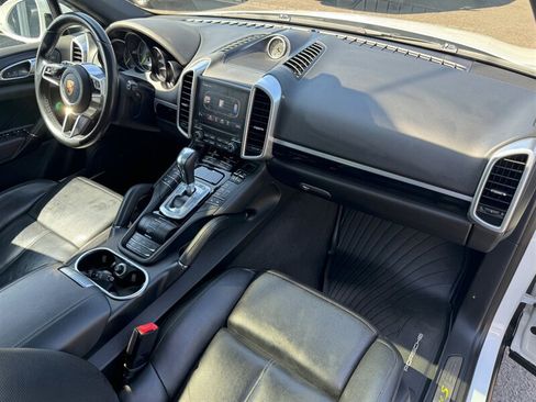 Used 2017 Porsche Cayenne S AWD/4WD image 19