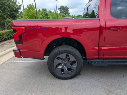 Certified 2025 Ford F150 Lightning Lariat AWD/4WD image 39