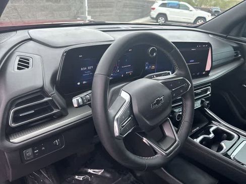 Used 2024 Chevrolet Traverse LT w/ Midnight/Sport Edition image 10