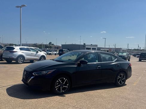Certified 2025 Nissan Sentra SV FWD image 10