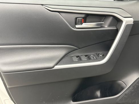 Used 2025 Toyota RAV4 SE w/ Weather & Moonroof Package AWD/4WD image 6