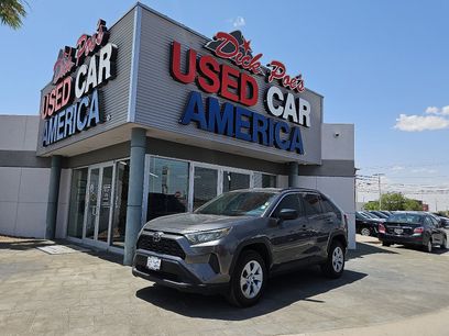 Used 2021 Toyota RAV4 LE w/ Carpet Mat Package (TMS)