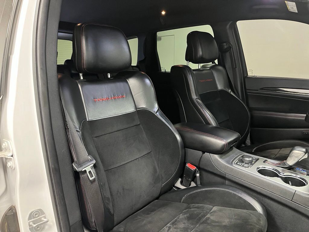 Used 2017 Jeep Grand Cherokee Trailhawk AWD/4WD image 58