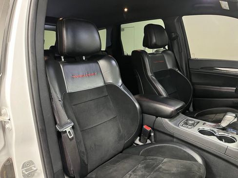 Used 2017 Jeep Grand Cherokee Trailhawk AWD/4WD image 58
