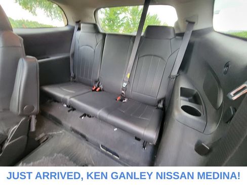 Used 2017 Buick Enclave Premium AWD/4WD image 18