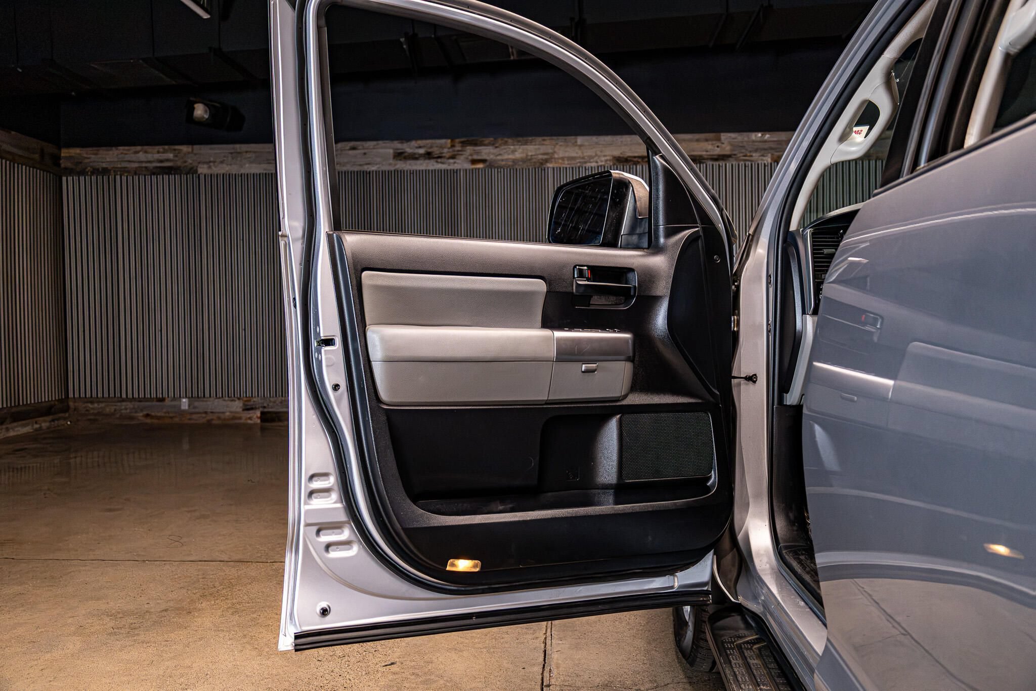 Used 2019 Toyota Sequoia SR5 w/ Premium Package RWD image 37