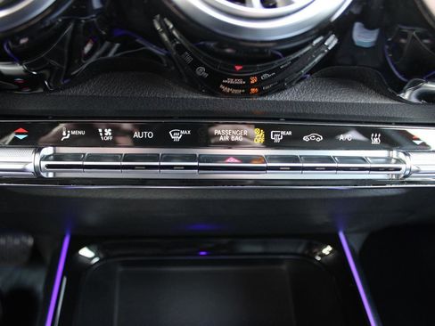 Used 2023 Mercedes-Benz EQB 300 4MATIC image 20