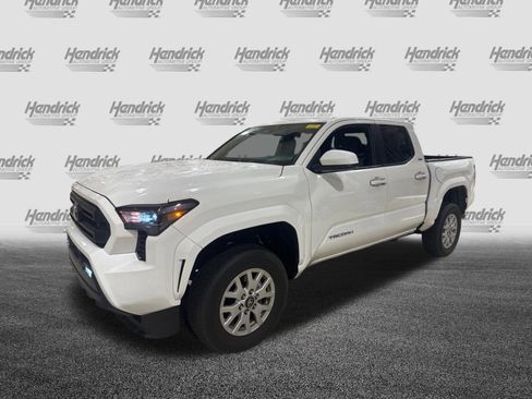Certified 2025 Toyota Tacoma SR5 RWD image 39