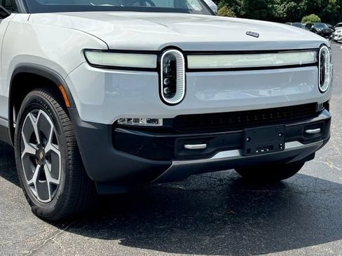 Used 2024 Rivian R1S Adventure AWD/4WD image 2