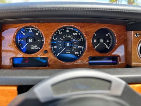 Used 2006 Rolls-Royce Phantom Sedan RWD image 32