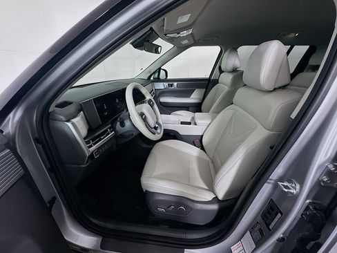 Used 2025 Hyundai Santa Fe SEL image 13