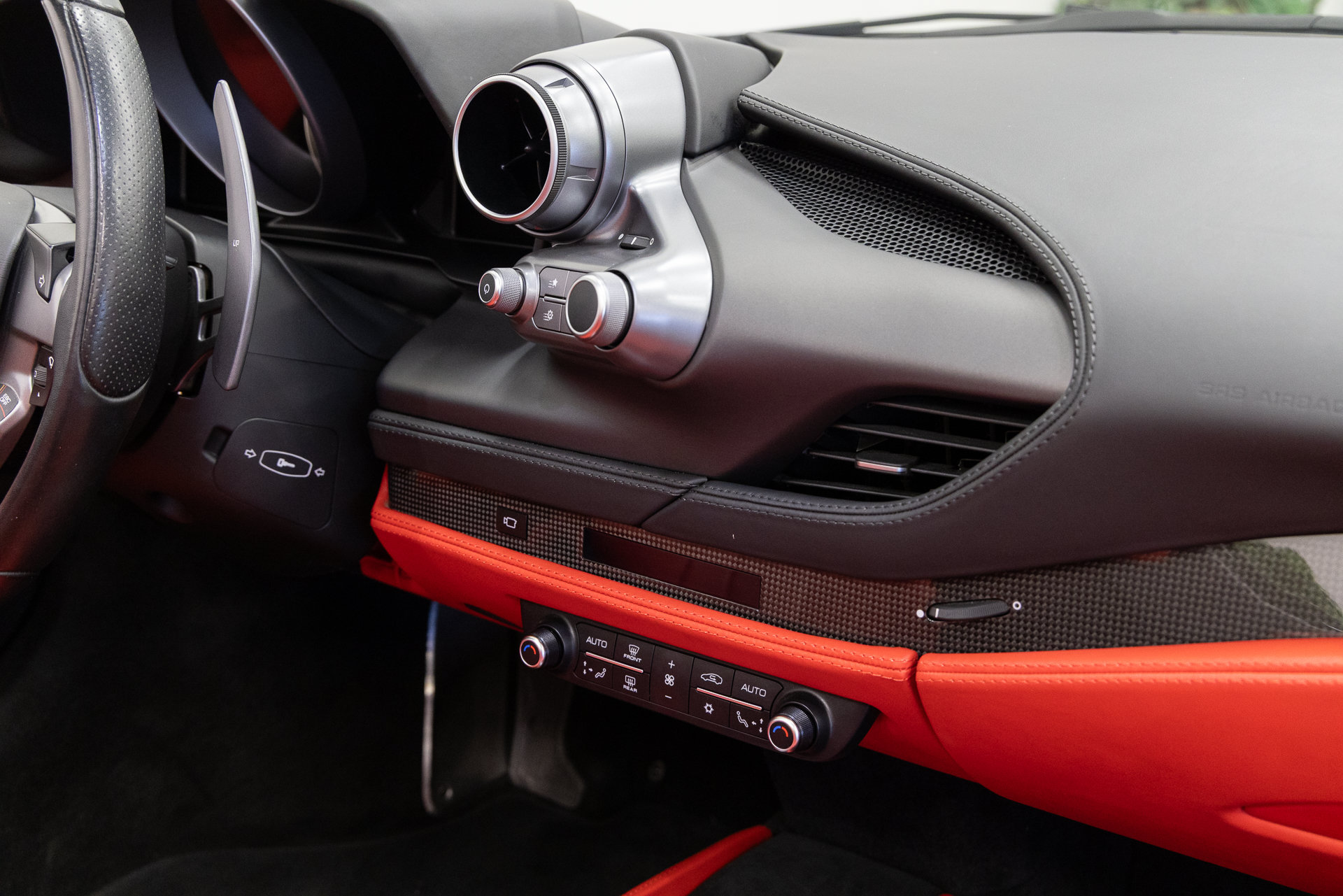 Used 2021 Ferrari F8 Tributo RWD image 26