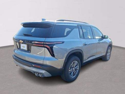 New 2027 Chevrolet Traverse LT w/ LPO, Floor Liner Package FWD image 4
