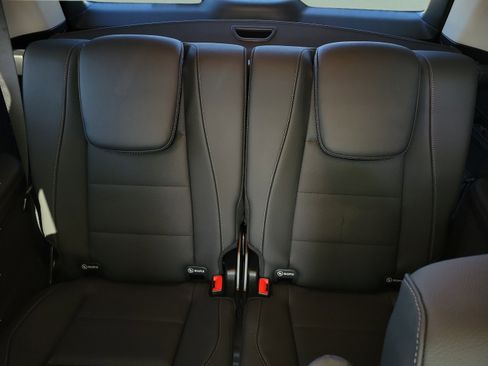Certified 2026 Mercedes-Benz GLS 450 4MATIC image 8