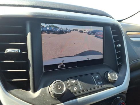 Used 2020 GMC Acadia SLE w/ Driver Convenience Package FWD image 19