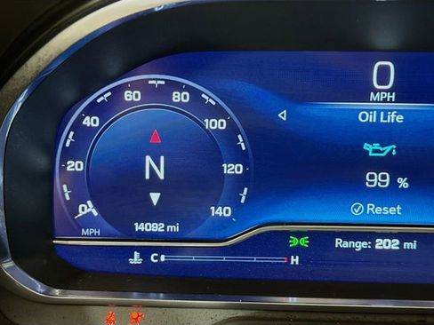 Used 2024 Chevrolet Suburban High Country image 9