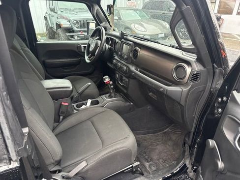 Used 2019 Jeep Wrangler Sport image 9