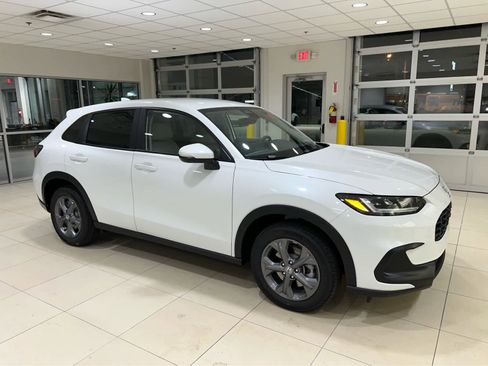 New 2027 Honda HR-V LX image 1