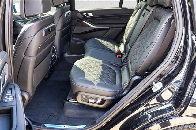 Used 2027 BMW X7 xDrive40i w/ Executive Package AWD/4WD image 19