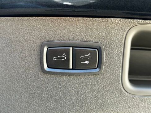 Certified 2025 Porsche Macan image 18