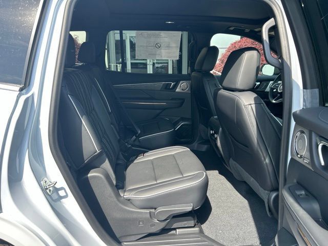 New 2026 Buick Enclave Avenir w/ Super Cruise Package AWD/4WD image 13