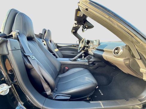 Used 2022 MAZDA MX-5 Miata Grand Touring w/ Weather Package image 26