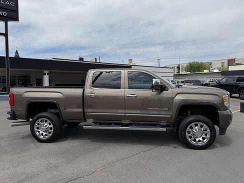 Used 2015 GMC Sierra 2500 Denali w/ Duramax Plus Package AWD/4WD image 2