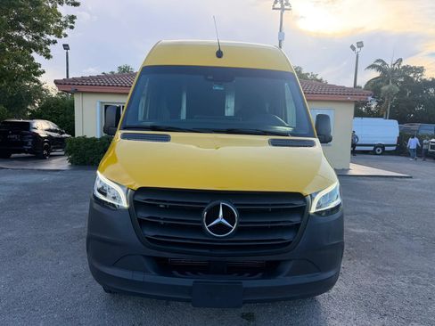 Used 2021 Mercedes-Benz Sprinter 2500 image 11
