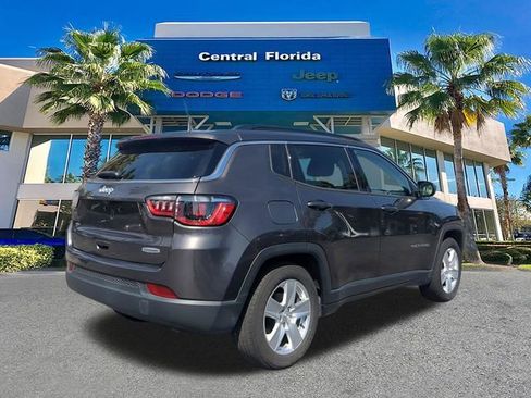 Used 2022 Jeep Compass Latitude FWD image 5