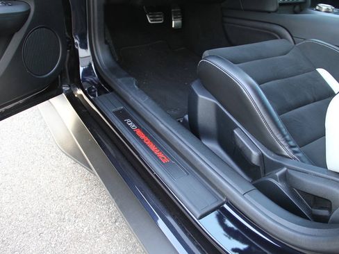 Used 2021 Ford Mustang Shelby GT500 w/ Carbon Fiber Track Pack RWD image 24