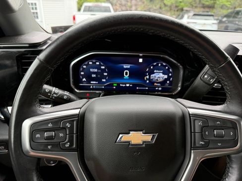 Used 2022 Chevrolet Silverado 1500 LT AWD/4WD image 25