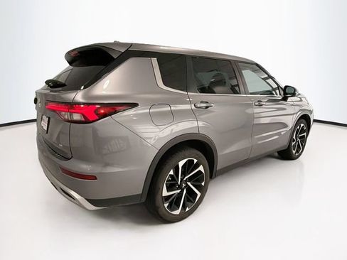 Used 2023 Mitsubishi Outlander SE AWD/4WD image 6
