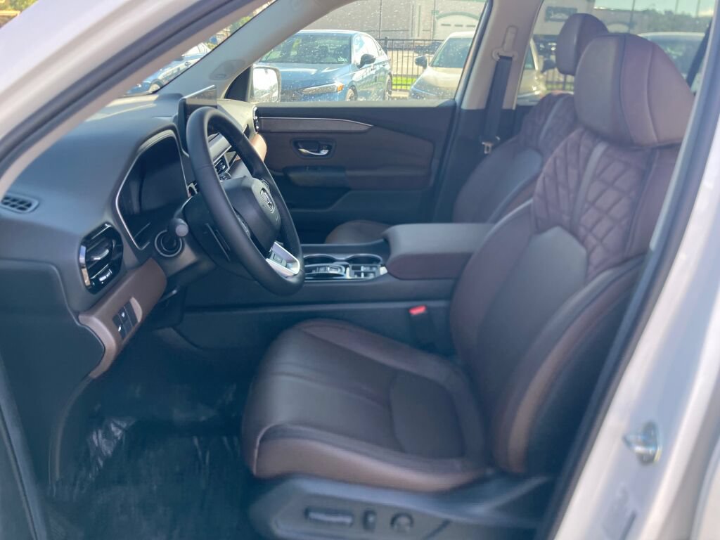 New 2026 Honda Pilot Elite image 9