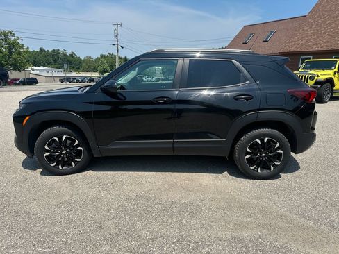 Used 2023 Chevrolet TrailBlazer LT AWD/4WD image 2