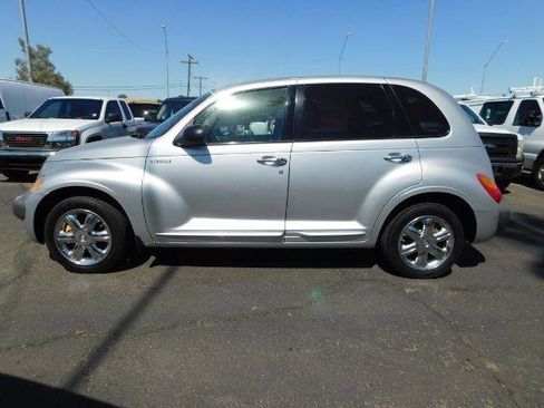 Used 2002 Chrysler PT Cruiser Limited FWD image 4