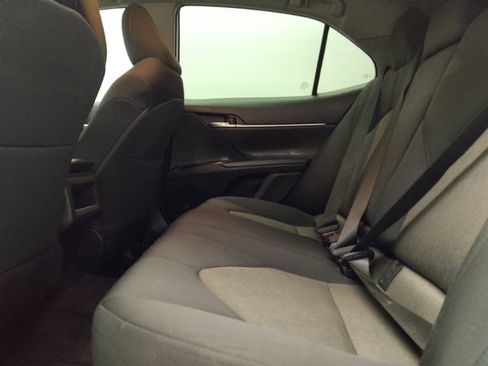 Used 2019 Toyota Camry LE FWD image 18