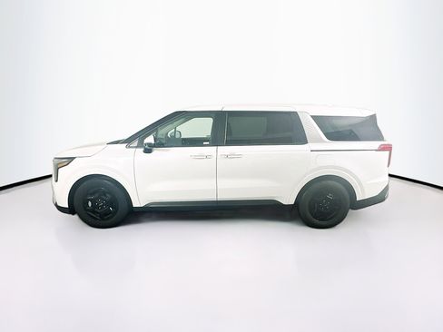 Used 2025 Kia Carnival FWD image 4
