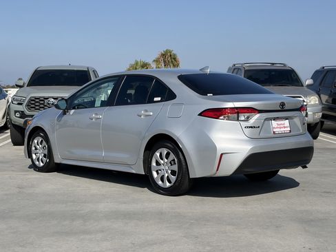 Certified 2025 Toyota Corolla LE FWD image 5